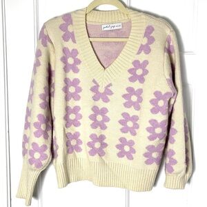 Remi Vneck Flower Knit Sweater - Lilac